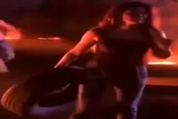 کدامیک از سلبریتی‌های لبنانی در اعتراضات این کشور حضور داشته‌اند؟ / از حضور بازیگر زن محجبه تا واکنش هیفا به تظاهرات مردم + تصاویر