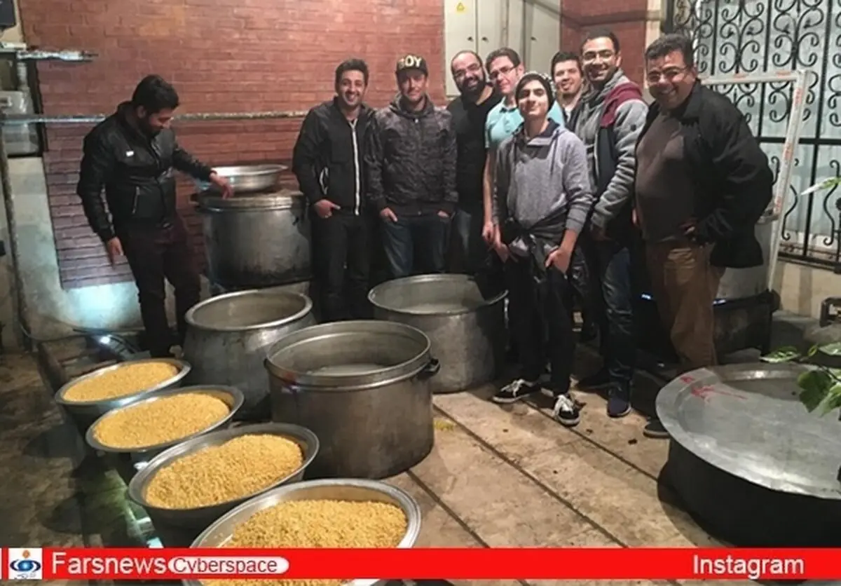 محمدرضا گلزار در نذری‌پزان اربعین/عکس