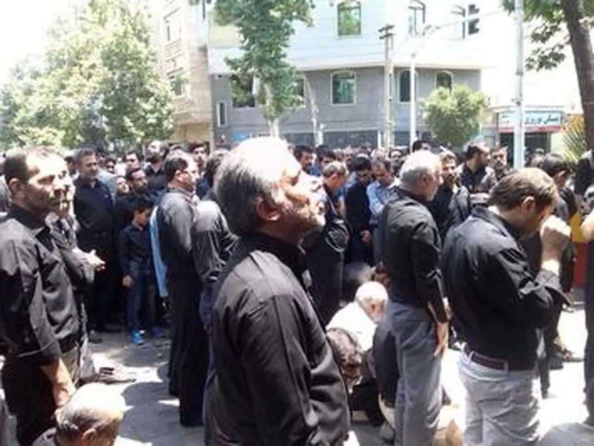 حواشی تصویری حضور احمدی نژاد در مسجد نارمک