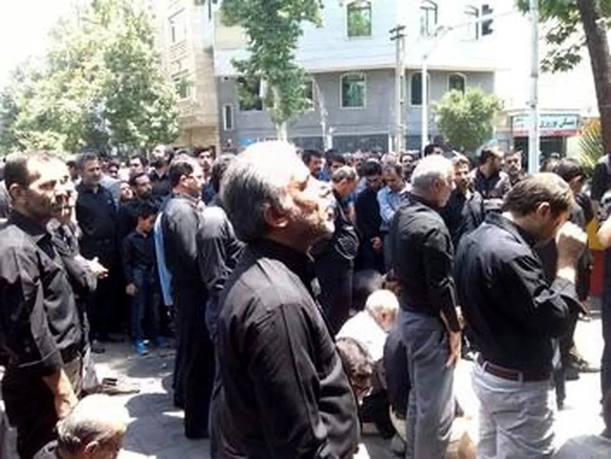 حواشی تصویری حضور احمدی نژاد در مسجد نارمک