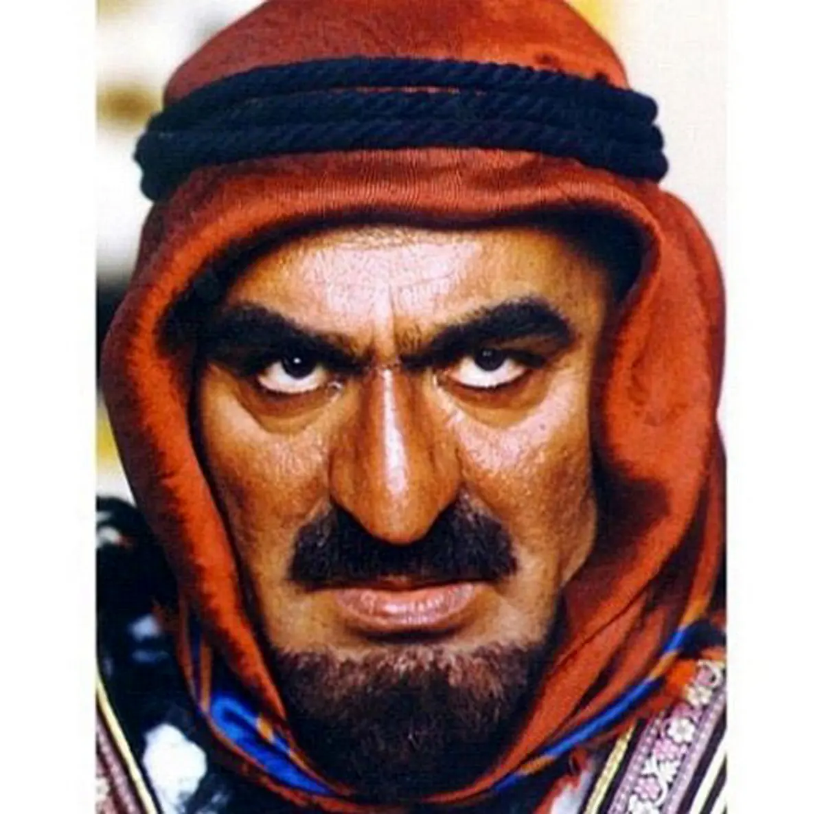 جمشید هاشم‌پور با گریمی متفاوت