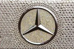 تصاویری دیدنی از بنز cls  با روکش 32 هزار دلاری کریستال