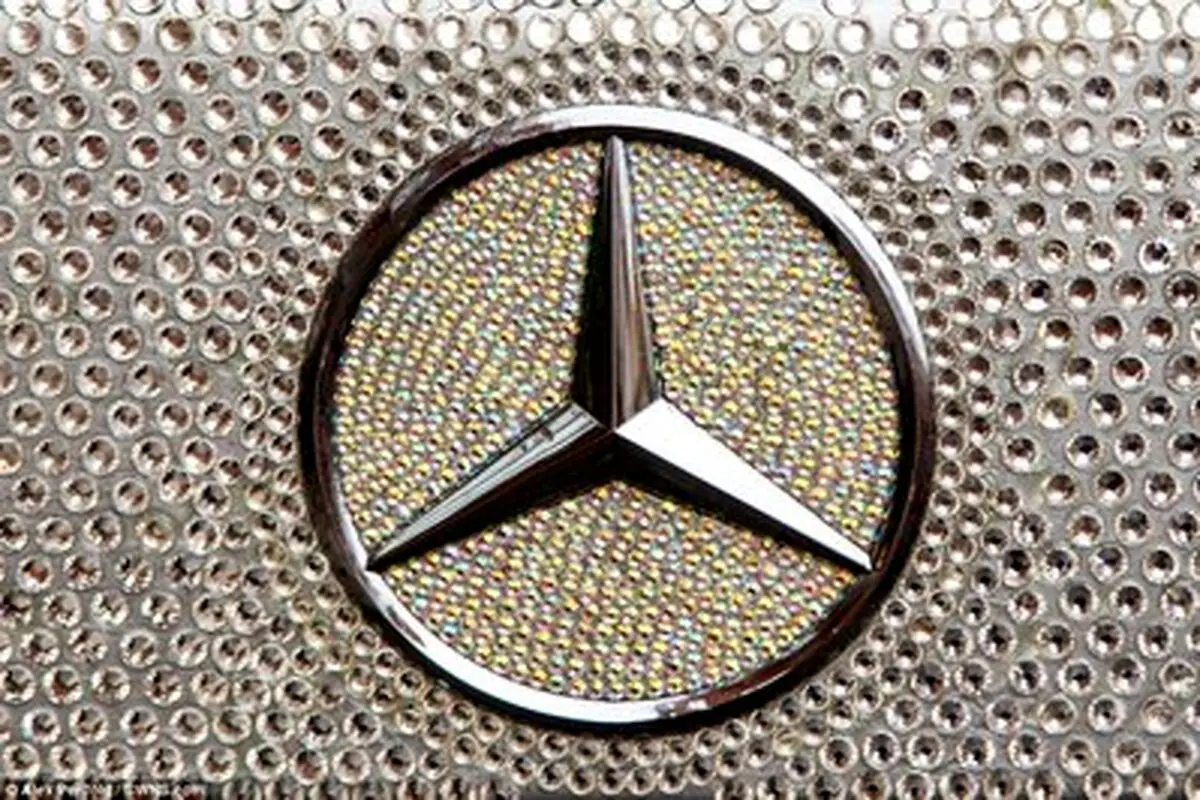 تصاویری دیدنی از بنز cls  با روکش 32 هزار دلاری کریستال