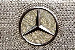 تصاویری دیدنی از بنز cls  با روکش 32 هزار دلاری کریستال