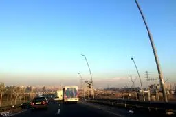 تصویری از حجم آلودگی هوای تهران در حوالی شهرری،جنوب به شمال اتوبان امام علی(ع)