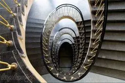 راه‌پله‌هایی عجیب و حیرت‌انگیز /تصاویر