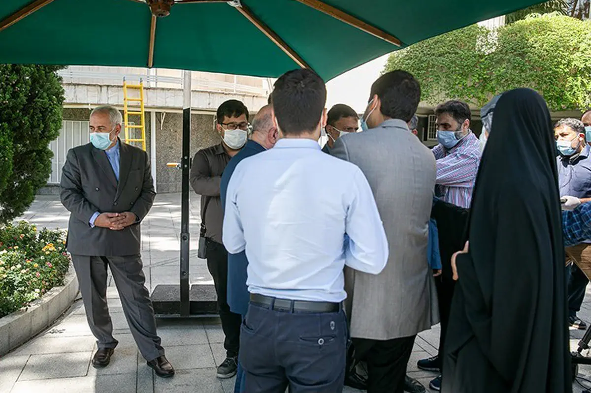 استايل ديدني ظريف در حاشيه جلسه هيات دولت + عكس