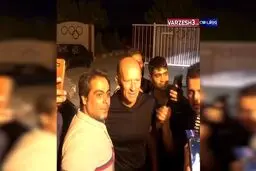 عکس یادگاری کالدرون با هواداران پس از تمرین امروز پرسپولیس