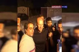 عکس یادگاری کالدرون با هواداران پس از تمرین امروز پرسپولیس