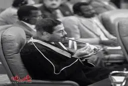 عکس:ترفند صدام برای نشان دادن اقتدار در جلسات بین المللی