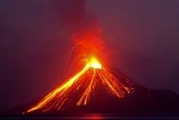 تصویری زیبا از فوران آتشفشان/ عکس