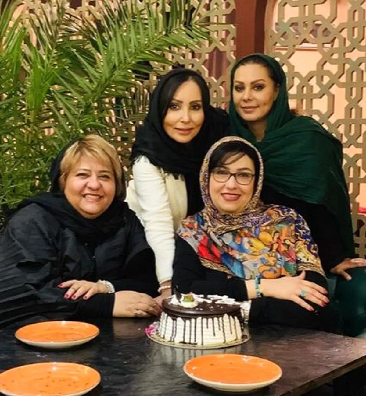 بازیگر زن پرحاشیه در جشن تولد معصومه کریمی/عکس