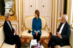 مذاکرات هسته‌ای از زبان دستان ظریف و کری +عکس