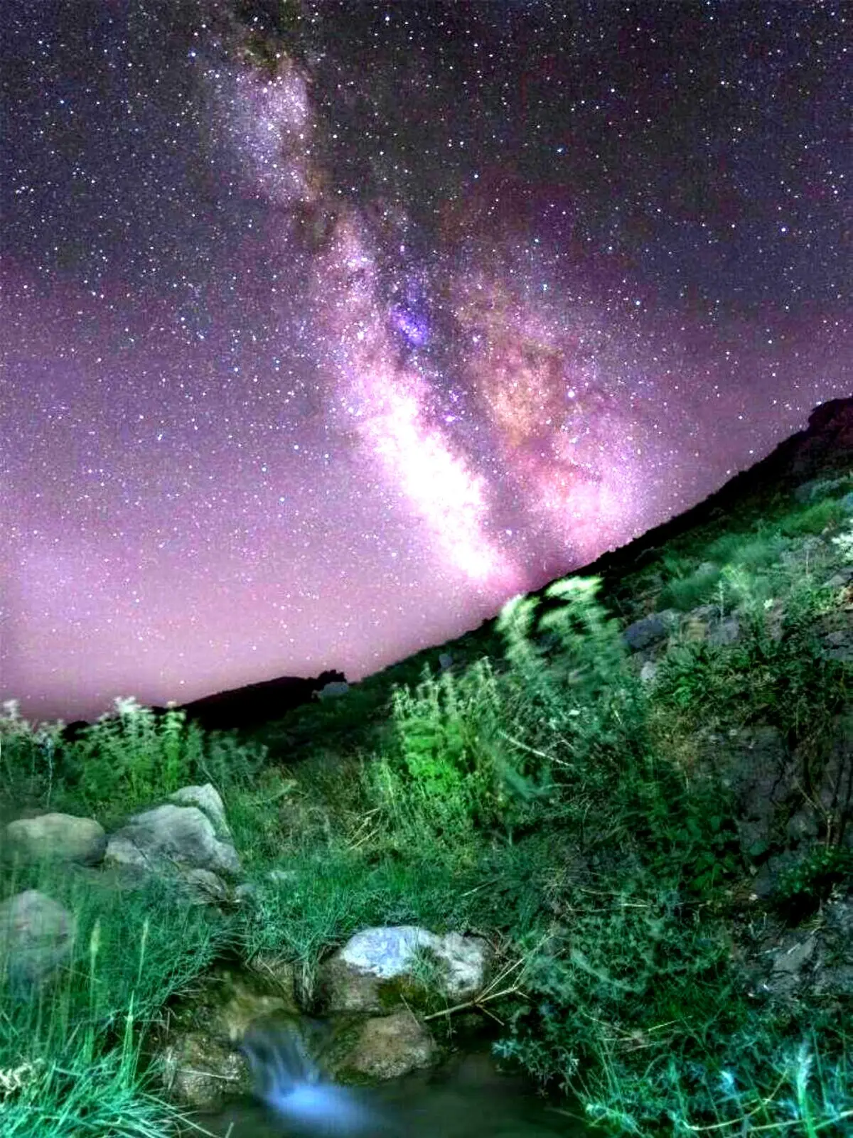 تصویری دیدنی از کهکشان راه شیری بر فراز"کوه گل"