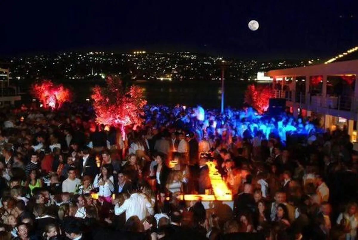 حمله به باشگاه شبانه در استانبول ترکیه / 39 کشته و 46 زخمی تاکنون +عکس