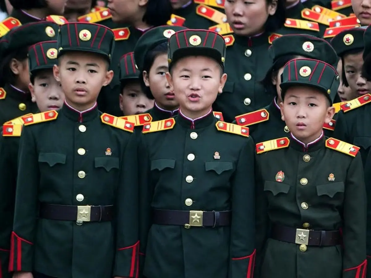 رمزگشایی از استایل رهبر کره شمالی/ لباس‌های «اون» حرف‌های زیادی برای گفتن دارند!