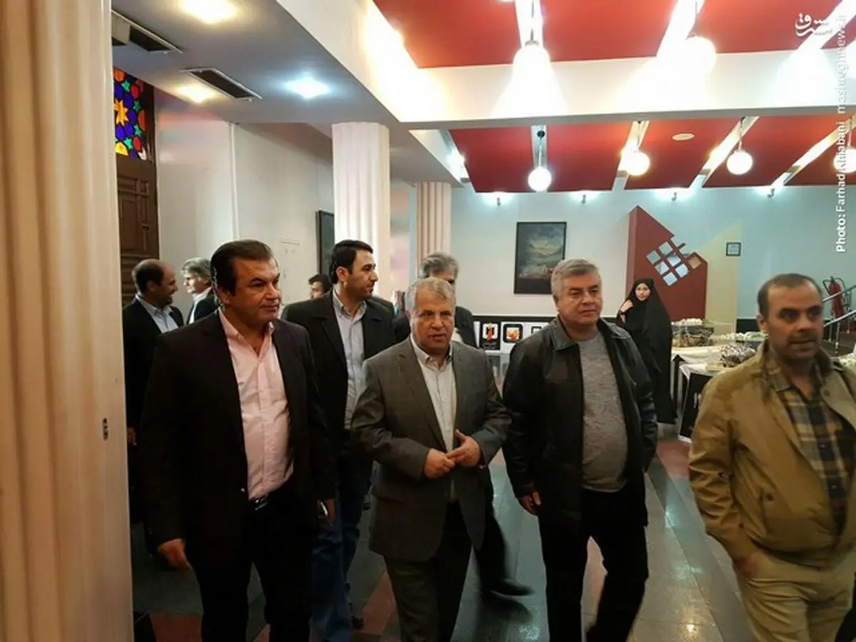 علی پروین در مراسم تجلیل از خانواده شهدای آتش نشان/عکس