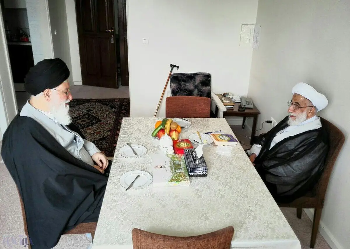 پذیرایی نوروزی امام جمعه مشهد از آیت الله جنتی/ عکس
