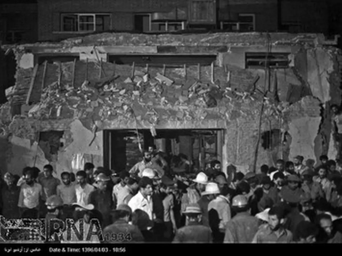 روایت تصاویر از هتم تیر سال 1360
