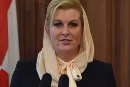 تصاویری از رئیس جمهور کرواسی که به ایران می‌آید