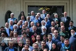 عکس دسته جمعی دولتی ها در آخرین جلسه سال 95