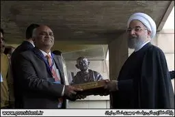تصویری از هدیه‌ای که هندی‌ها به حسن روحانی دادند