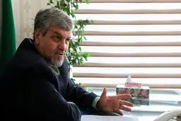 کواکبیان: معمولا کسانی تایید صلاحیت می شوند که همزمان از رهبری حکم دارند/ بحثِ عبور از خاتمی مطرح نیست/ «تَکرار می‌کنم» همچنان تاثیر دارد / ظریف کاندیدا نمی‌شود