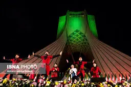 تصاویر|نورافشانی تهران در شب ۲۲ بهمن