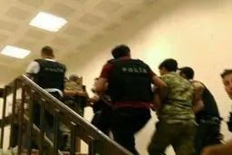 برخی از کودتاچیان بازداشت شده/عکس