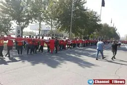 پرچم 6000 متری هواداران پرسپولیس وارد ورزشگاه شد/عکس