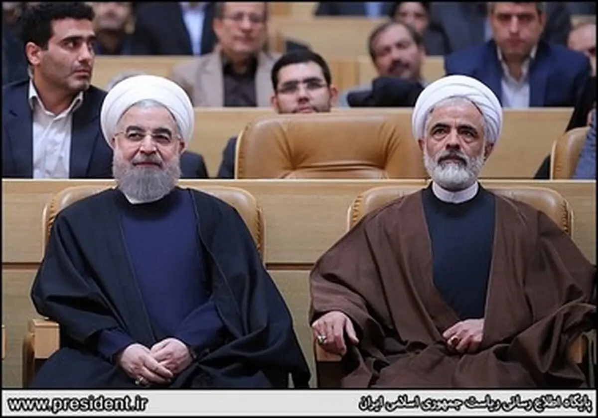 حواشی حضور روحانی در همایش قانون اساسی/تصاویر