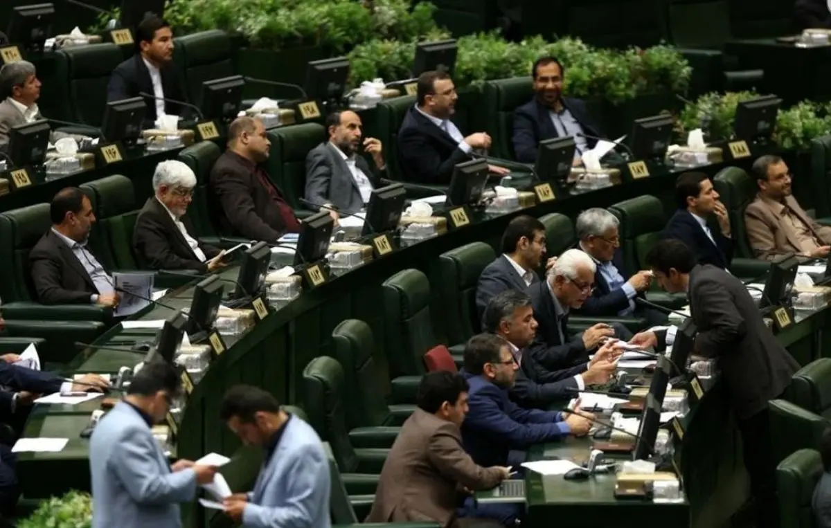 بنزین، سرنوشت انتخابات را تغییر می‌دهد؟ / تیرخلاص دولت به نمایندگان همسو در بهارستان