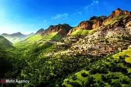 طبیعت زیبای روستایی در دل کوه های زاگرس/عکس
