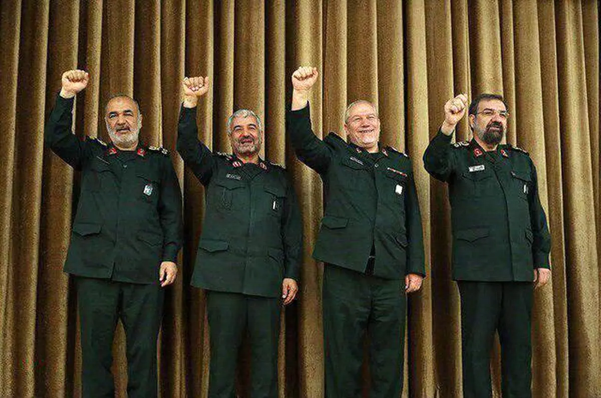 عکس / فرماندهان حال و گذشته در یک قاب