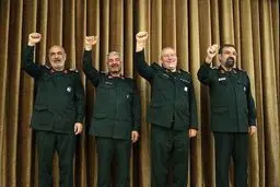 عکس / فرماندهان حال و گذشته در یک قاب