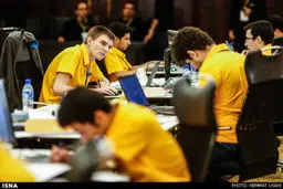 رقابت نفسگیر غول های برنامه نویسی دنیا در تهران/تصاویر