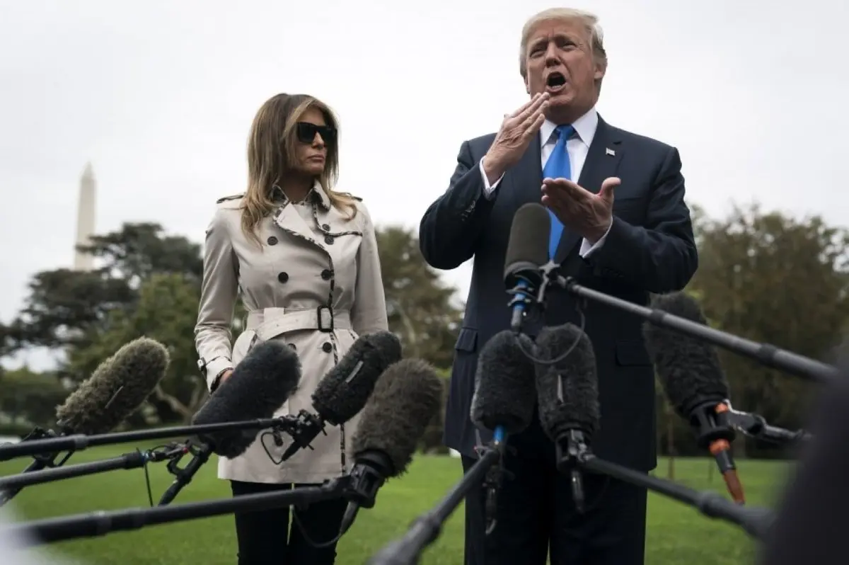 هیاهو بر سر بَدل ملانیا ترامپ؛ بانوی نخست آمریکا /رئیس جمهور آمریکا از بدل همسرش در نشست های خبری استفاده می کند؟ +تصاویر