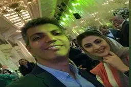 سلفی عادل فردوسی‌پور با بانوی عمارت/عکس