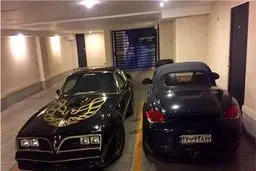 اشتوتگارتی لوکس کنار پونتیاک قلدر در پایتخت / عکس