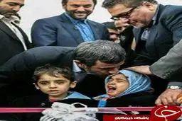 تمام بوسه های احمدی نژاد+تصاویر