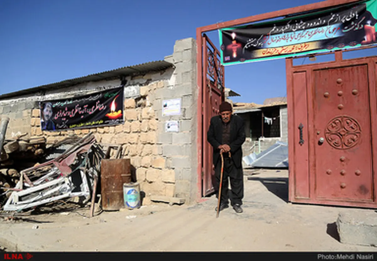 تصاویری تلخ از حال و هوای خانه های زلزله زده