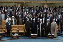 علی لاریجانی: برادر عزیزم آقای محسنی‌اژه‌ای حرف‌هایی که سرمایه گذاران را از کشور فراری می‌هد را بیان نکنید