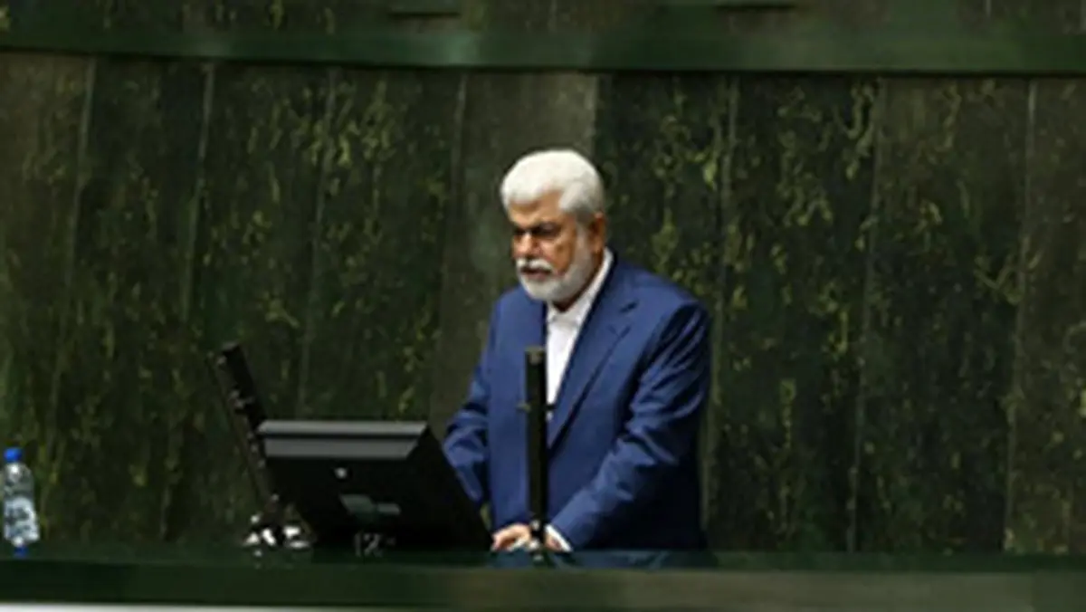 آقای روحانی آمدن دو سوم کارمندان با تمام آنان چه فرقی دارد؟!/ به نحوی عمل نکنید که مجلس ورود کند