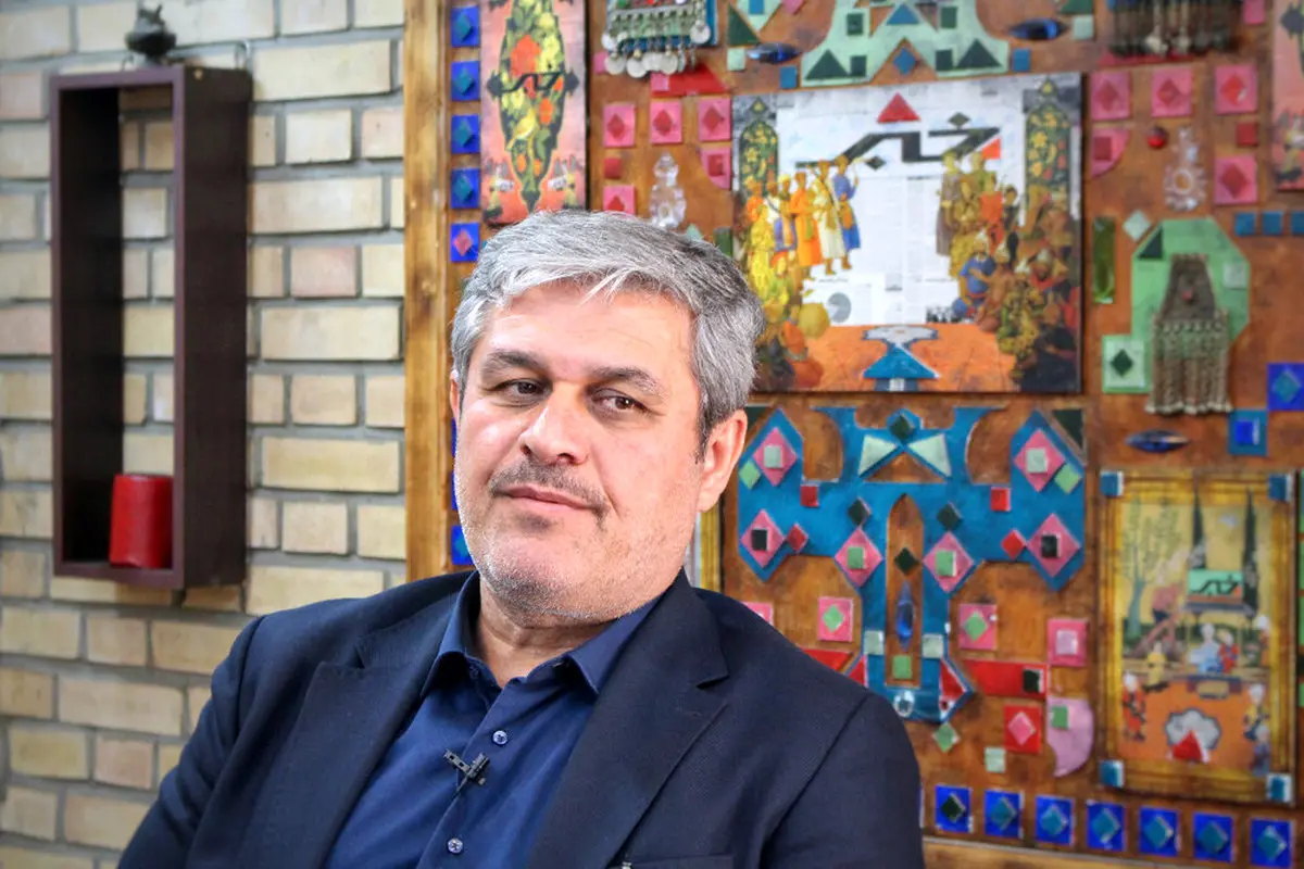 تاجگردون: عارف لابی کردن بلد نیست!