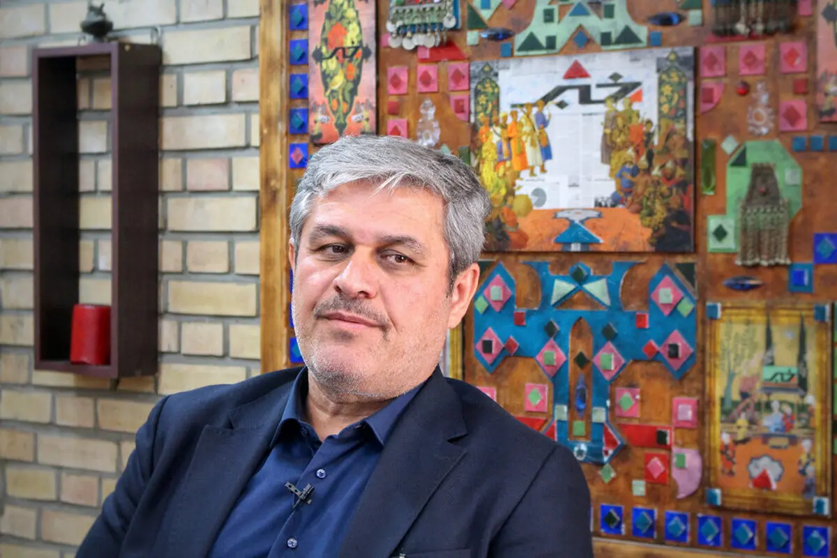 تاجگردون: عارف لابی کردن بلد نیست!