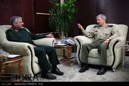 تصاویری از دیدار چهره به چهره و صمیمی فرمانده کل سپاه با وزیر دفاع