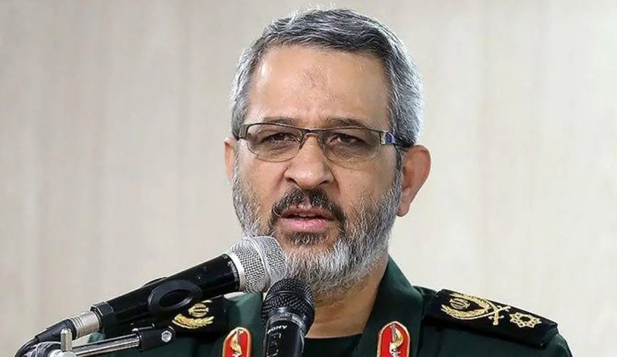 لحظه ورود پیکر شهید غیب پرور به شیراز + عکس