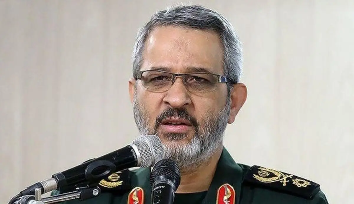 لحظه ورود پیکر شهید غیب پرور به شیراز + عکس