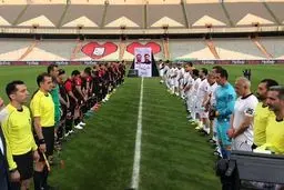 اعتراض شدید علی کریمی/ جوری بازیکنان را چیدند که سرخابی‌ها شکست بخورند!