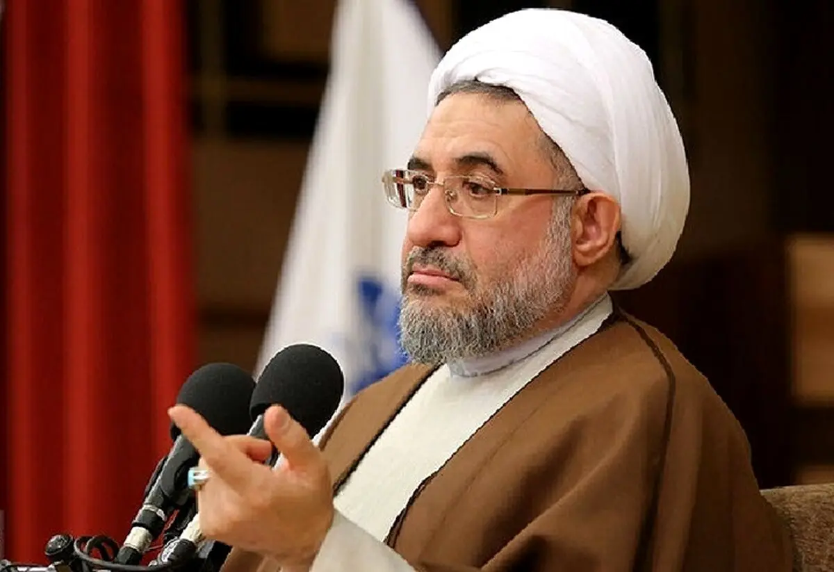 آیت‌الله اراکی: فقهای مدعی نمی‌فهمد که حوزه علمیه کار اصلی‌اش دخالت در سیاست است؟!